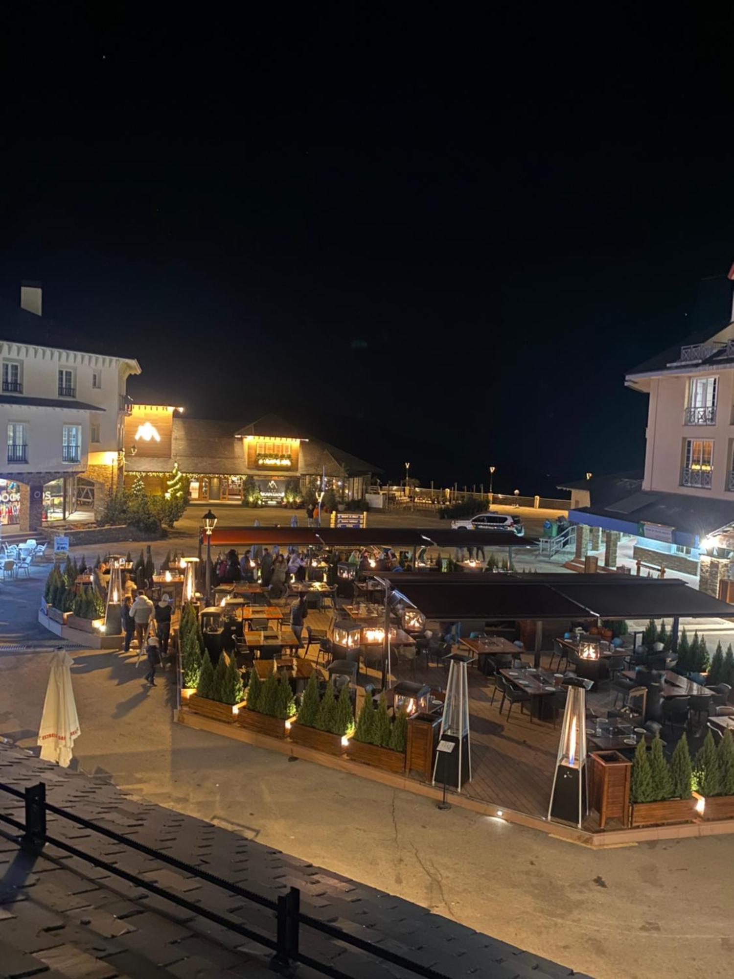 Apartamento Alpino Plaza De Andalucia A Pie De Pistas Sierra Nevada Luaran gambar